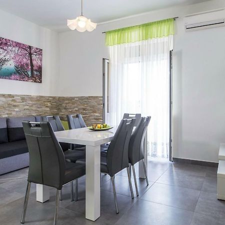 Apartment Stefania On The Beach Koromačno Dış mekan fotoğraf
