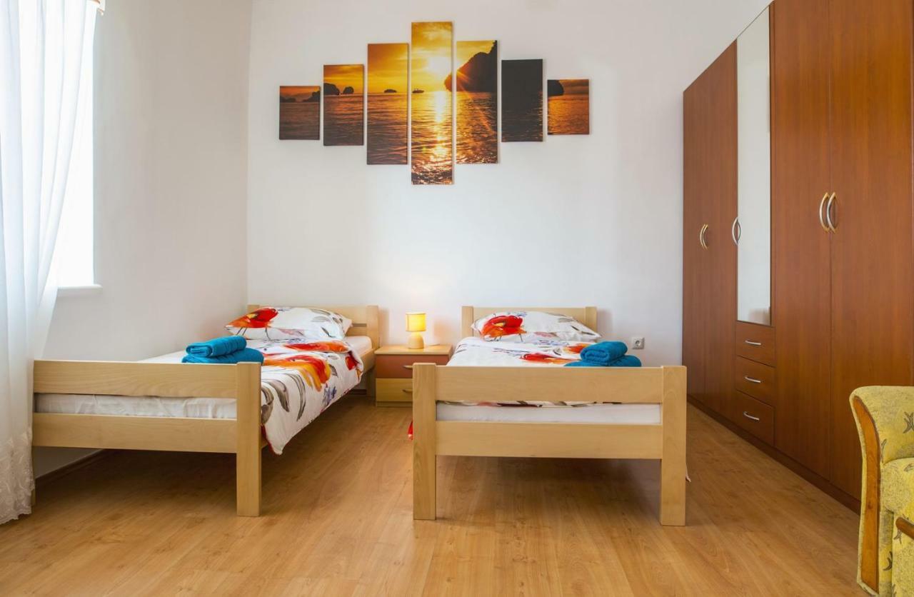 Apartment Stefania On The Beach Koromačno Dış mekan fotoğraf